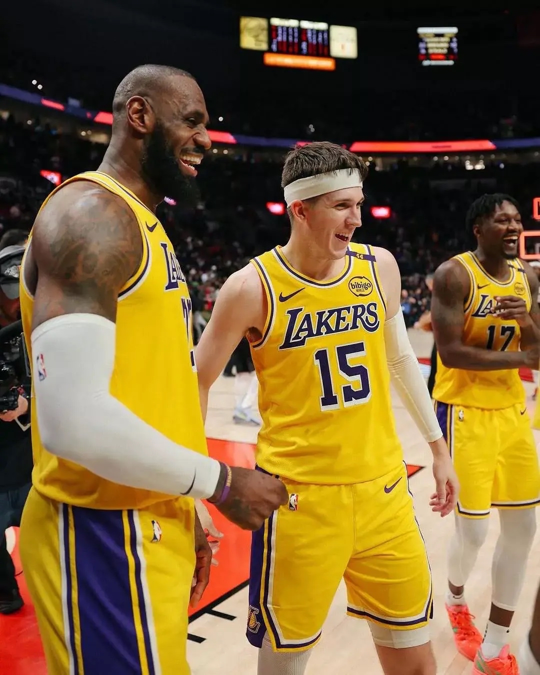 爱游戏体育-湖人不断突破！，Ning连续七场比赛得分超过反败为胜全场沸腾不已的简单介绍